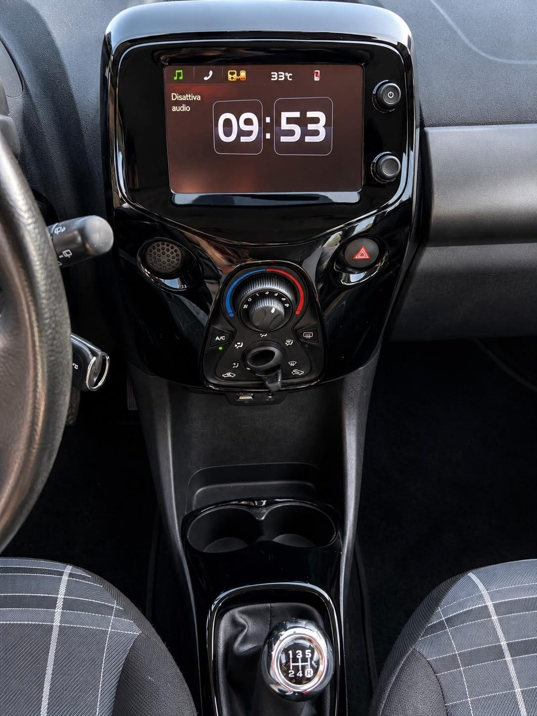 Peugeot 108 1.0 Benzina 68CV 5 porte 130.000 KM