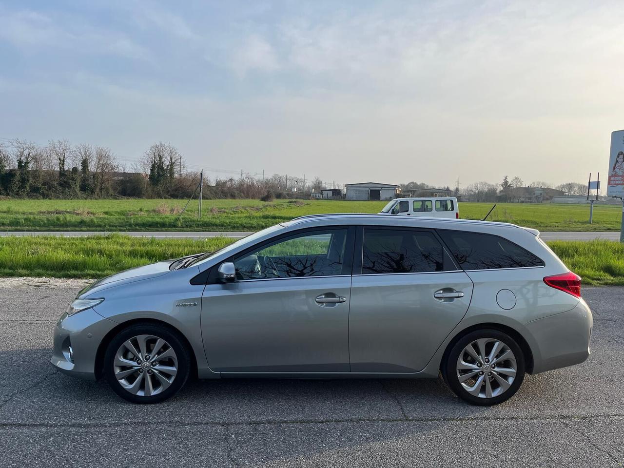 Toyota Auris 1.8 Hybrid 5 porte