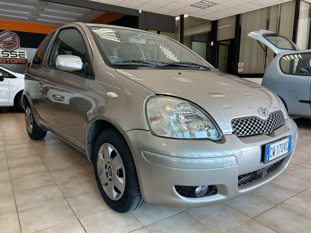 Toyota Yaris 1.0i 16V 65cv 112.000 KM