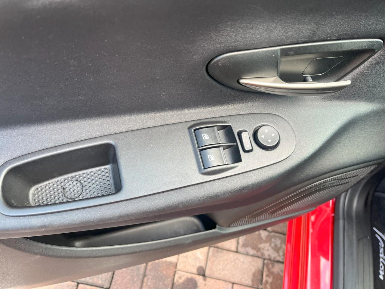 Lancia Ypsilon 1.2 69 CV 5 porte Gold