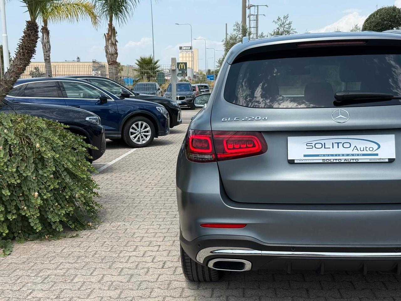 GLC 220 d 4Matic Premium Plus Opaco + Pedane