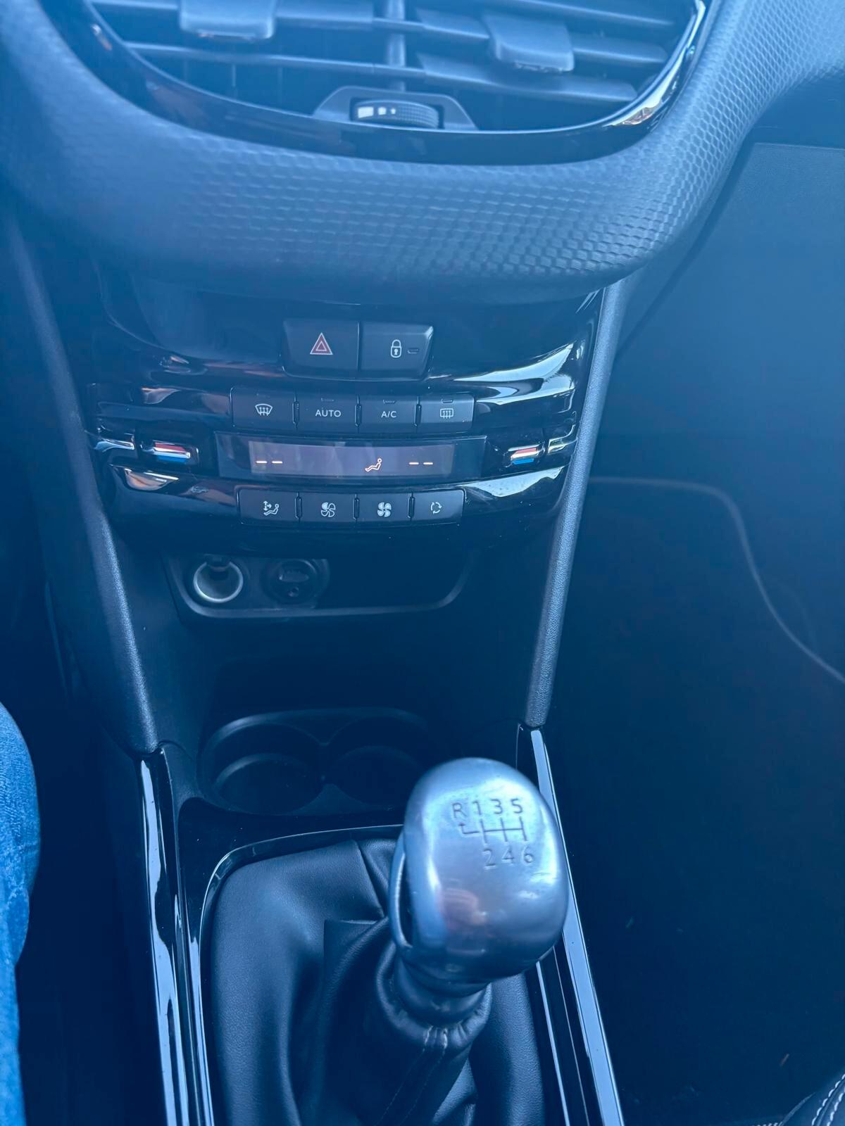 Peugeot 2008 BlueHDi 120 S&S Allure
