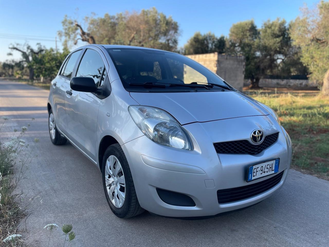Toyota Yaris 1.0 benzina 5 porte