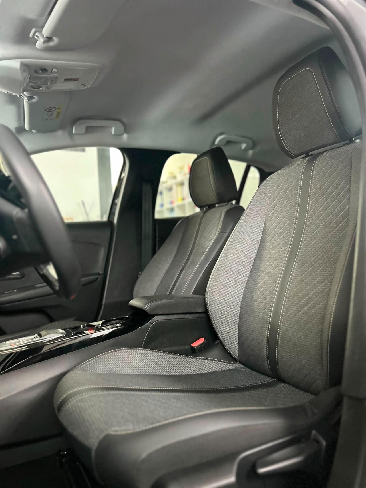 Peugeot 208 Hybrid Benzina 136 e-DCS6 Allure