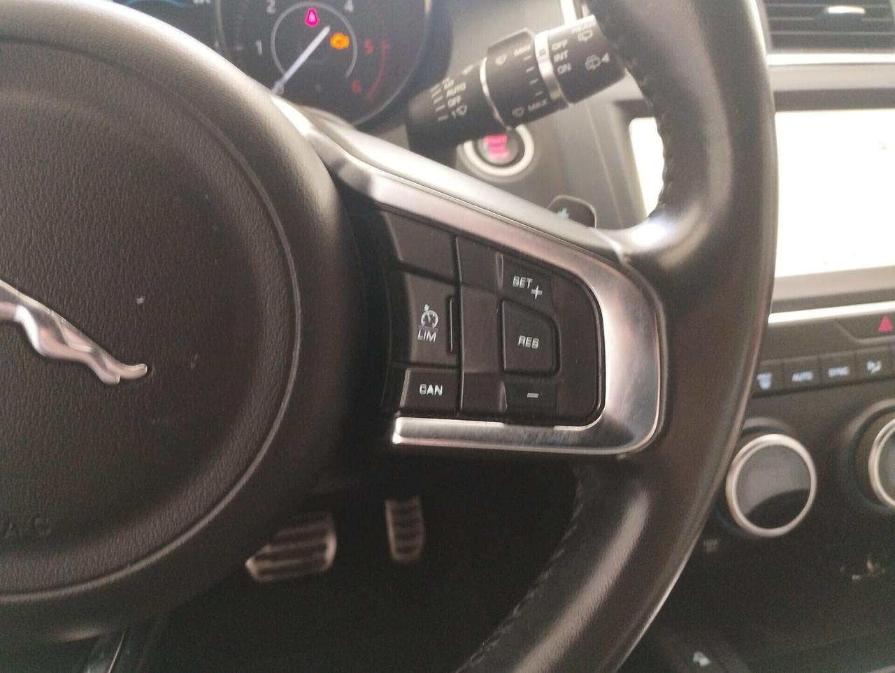 Jaguar E-Pace 2.0D 180 CV AWD aut. R-Dynamic S