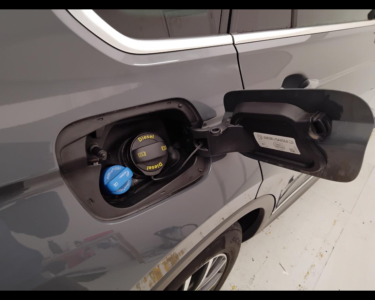 VOLKSWAGEN Tiguan II 2021 - Tiguan 2.0 tdi Life 122cv