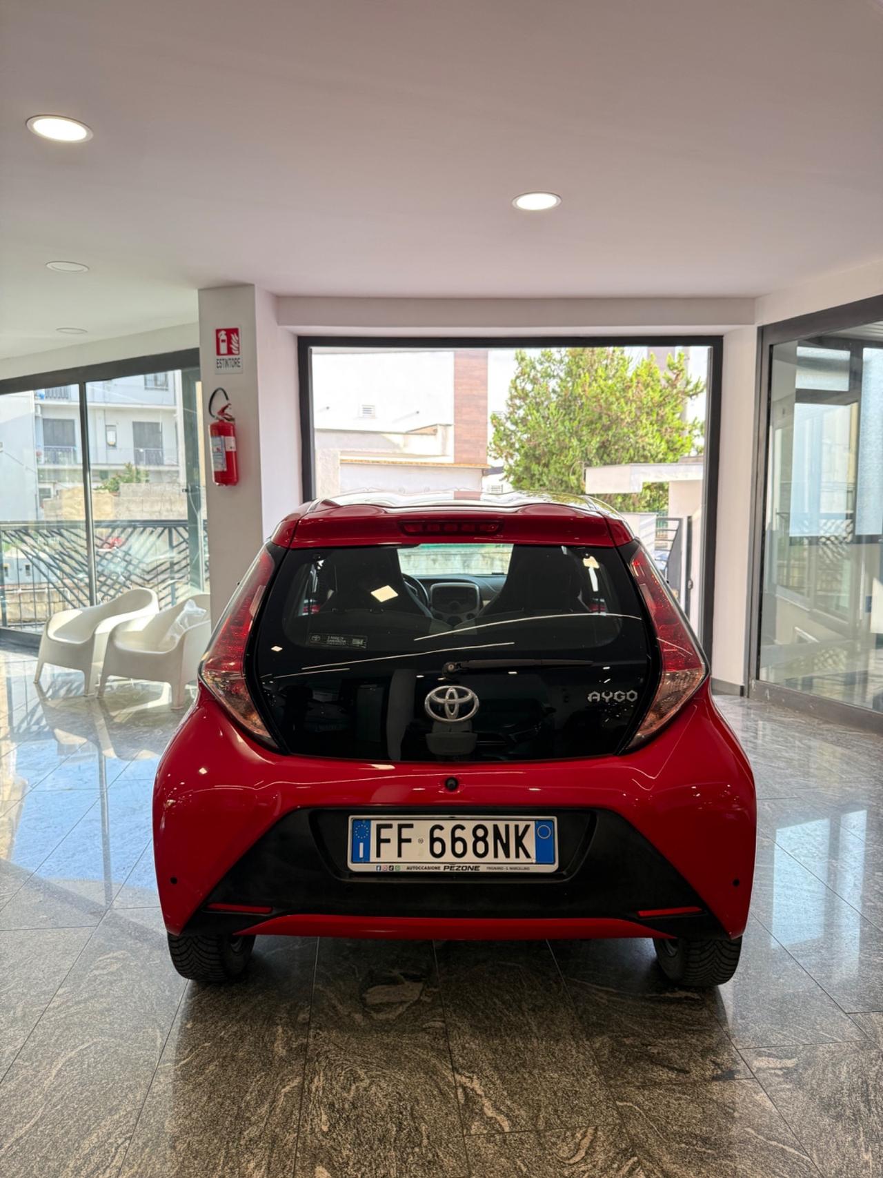 Toyota Aygo 1.0 VVT-i 69 CV 5 porte x-cool
