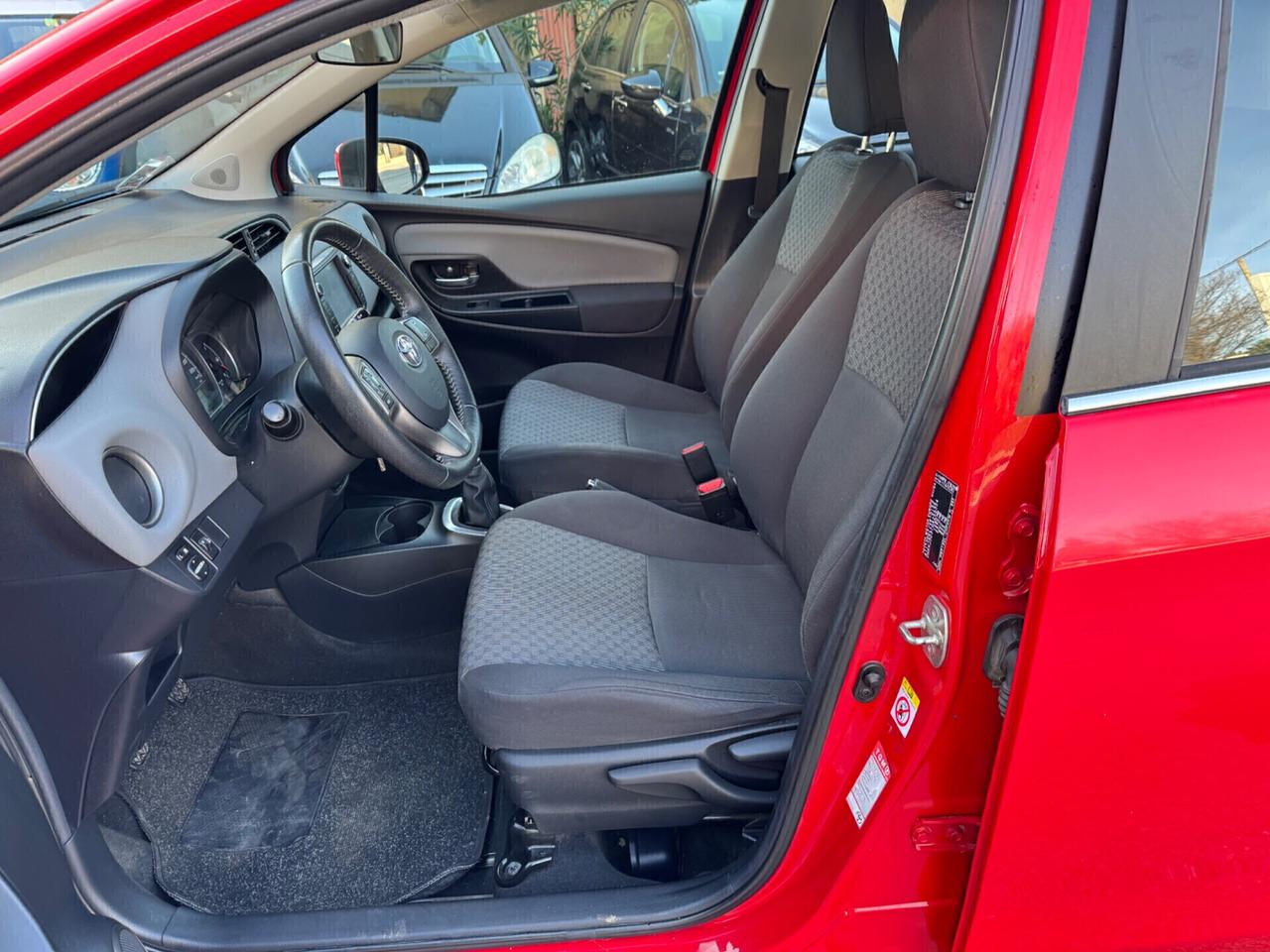 Toyota Yaris 1.3 5 porte Lounge OK NEOPATENTATI