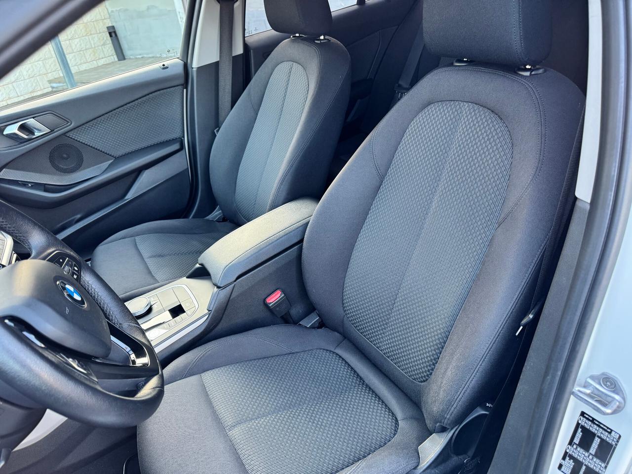 Bmw 118 118d 5p. Business Advantage