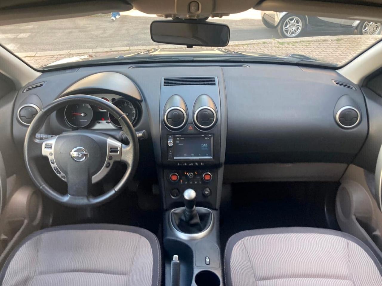 Nissan Qashqai 2 2.0 dCi Acenta 7 POSTI