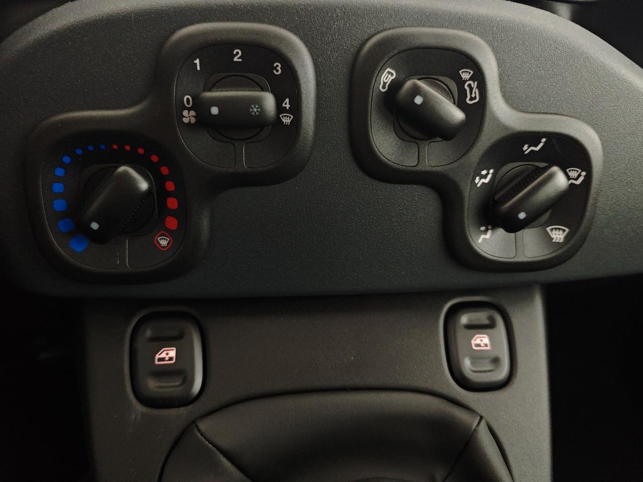 FIAT PANDINA 1.0 HYBRID PREZZO PROMO 13.990,00 TUA A € 173,00 X 120 MESI 0 ANTICIPO 0 MAXI RATA