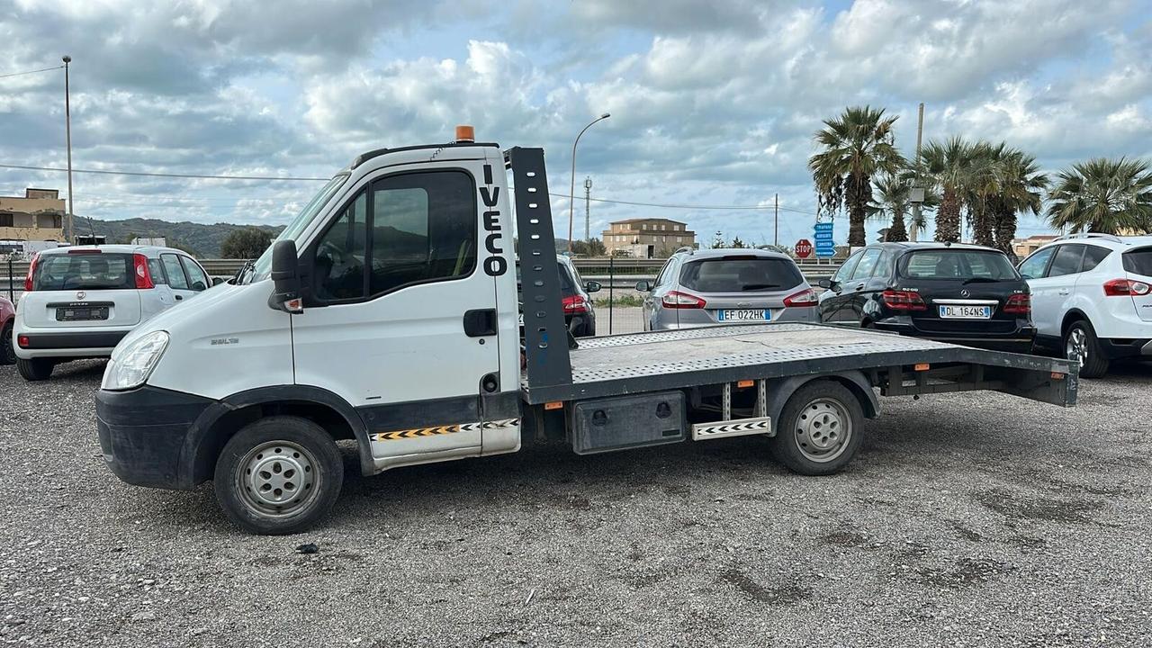 Iveco Daily carroattrezzi patente b