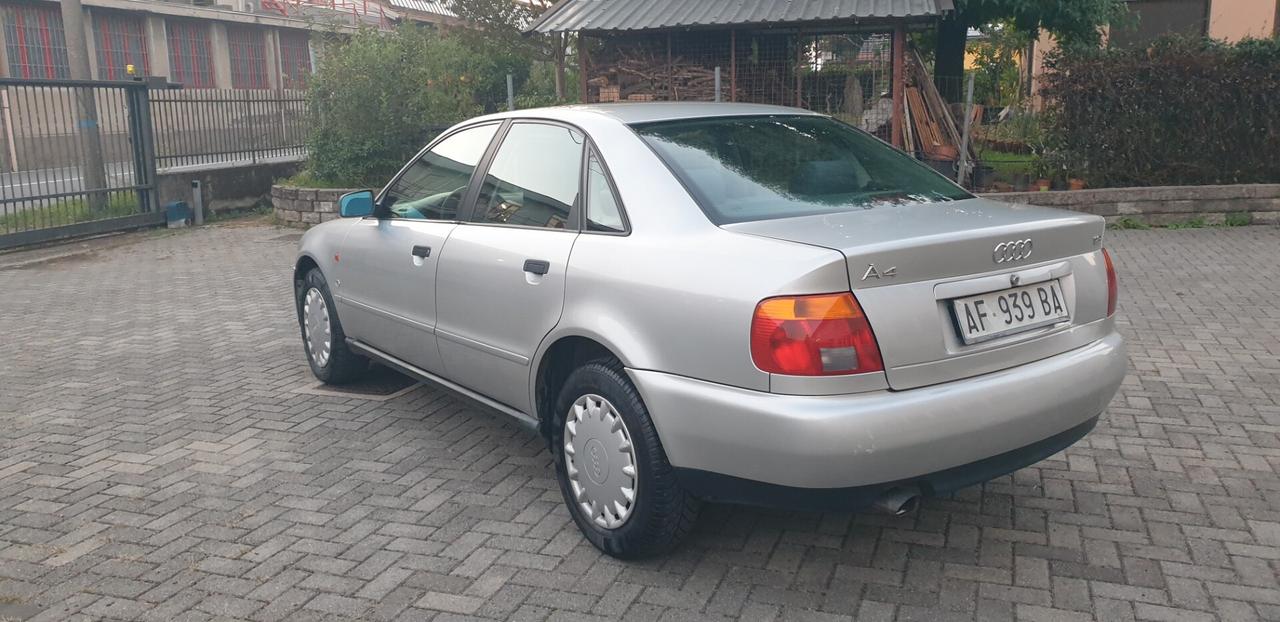 Audi A4 1.8 cat