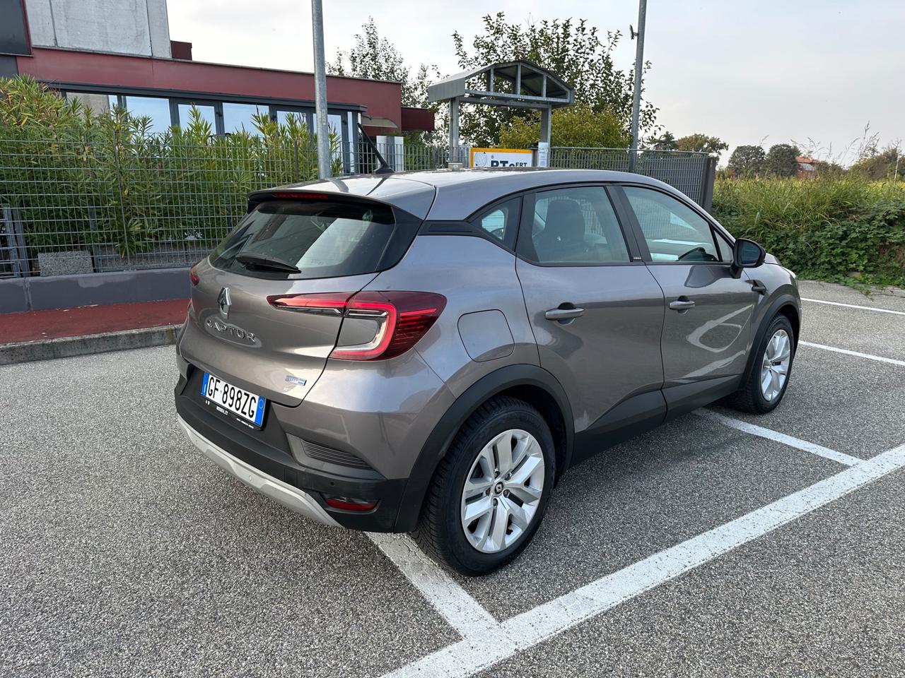 Renault Captur Plug-in Hybrid E-Tech 160 CV Initiale Paris