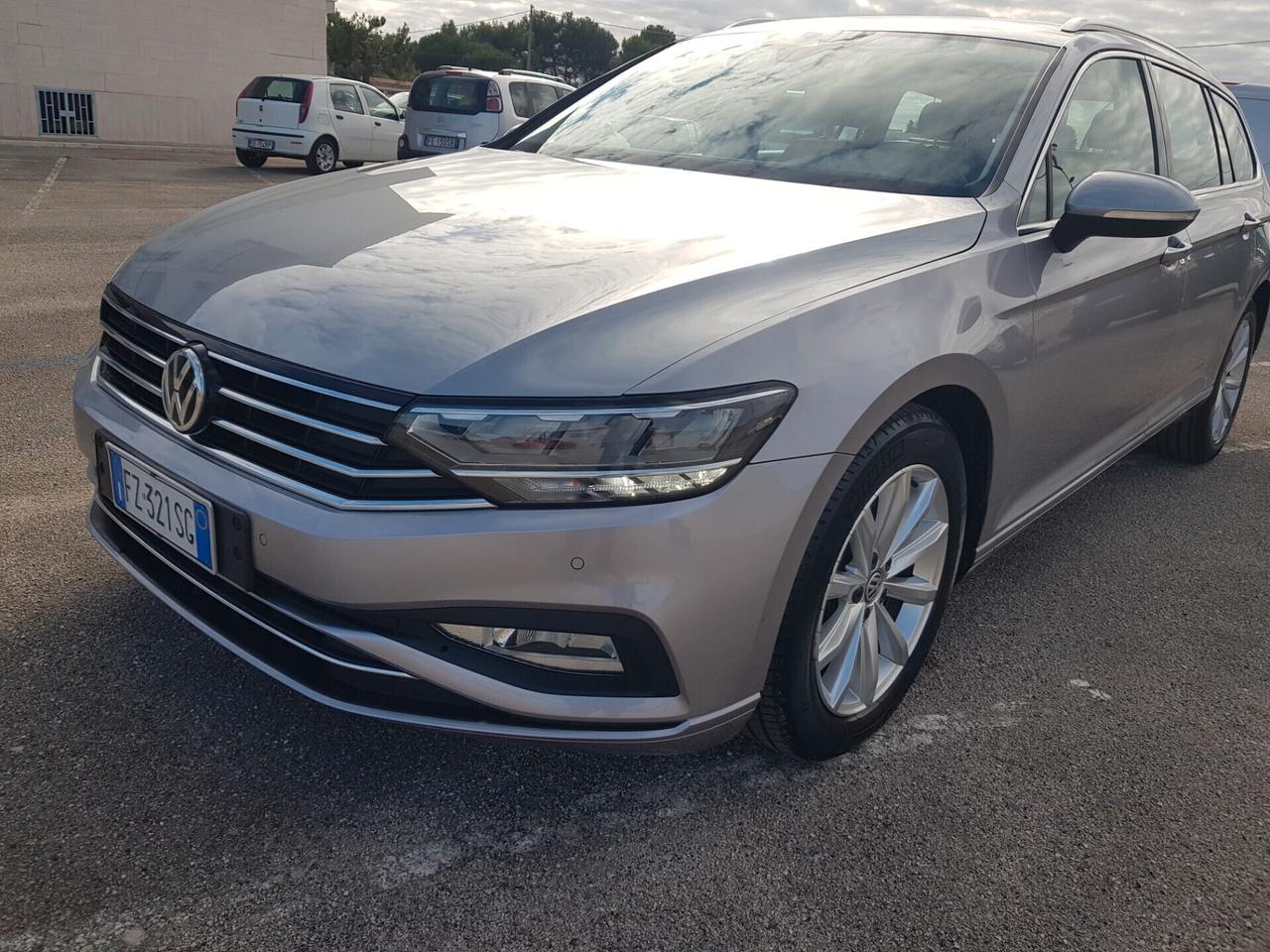 Volkswagen Passat 1.6 TDI SCR DSG Business BMT