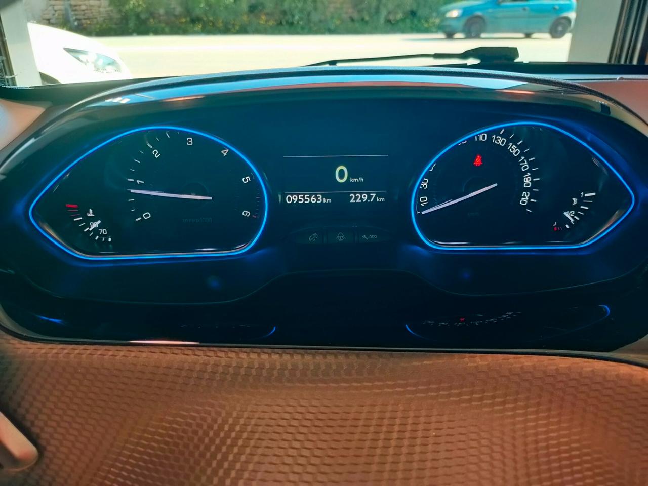 Peugeot 2008 1.6 e-HDi 92 CV Allure KM 95000