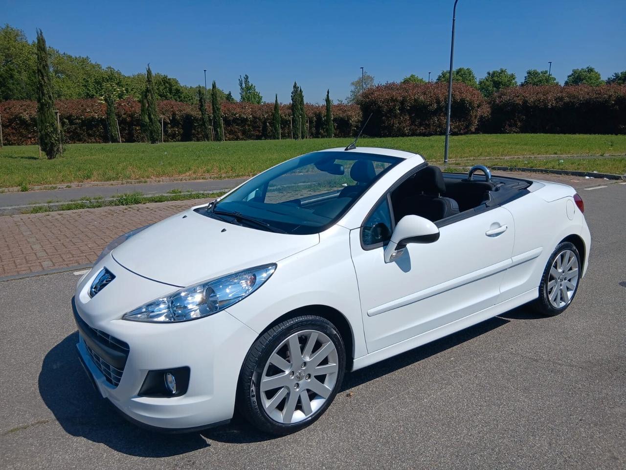Peugeot 207 1.6 VTi 120CV CC Féline