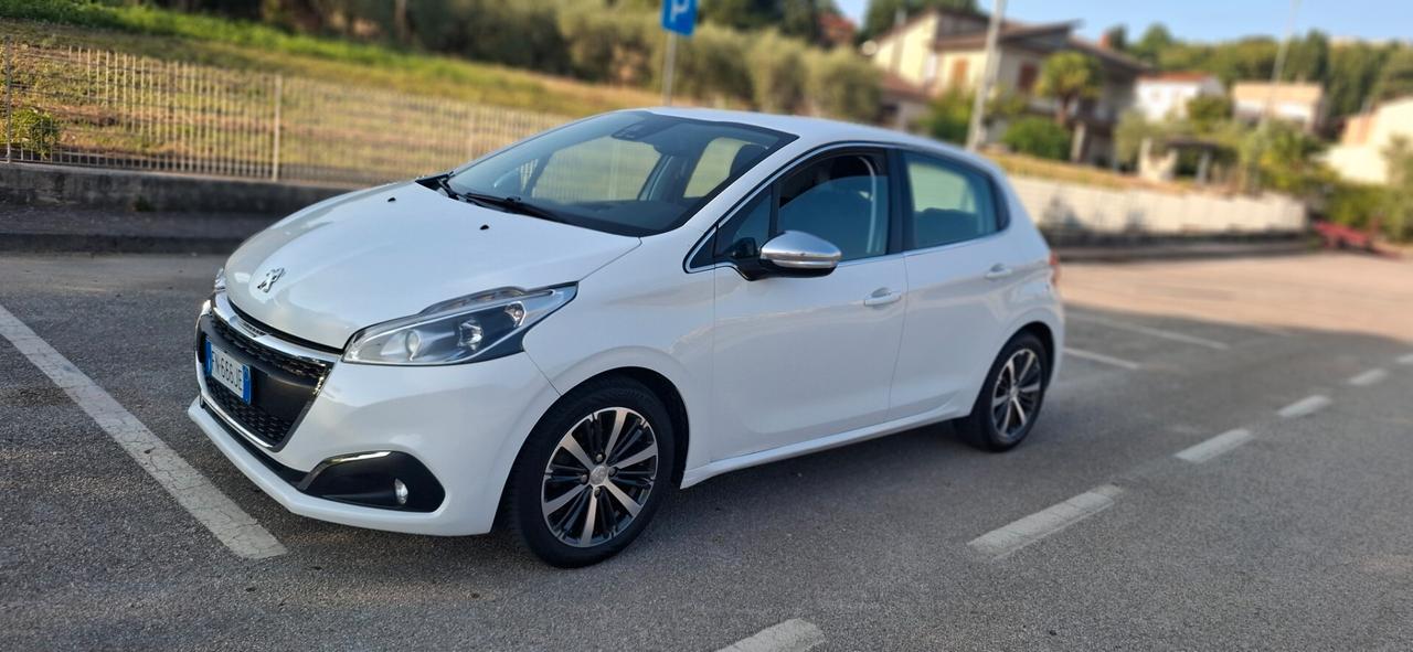 Peugeot 208 BlueHDi 75 5 porte Allure