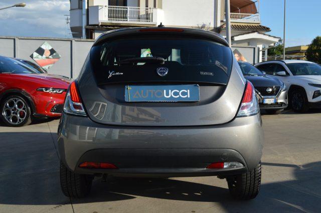 LANCIA Ypsilon 1.0 FireFly 5 porte S&S Hybrid Silver