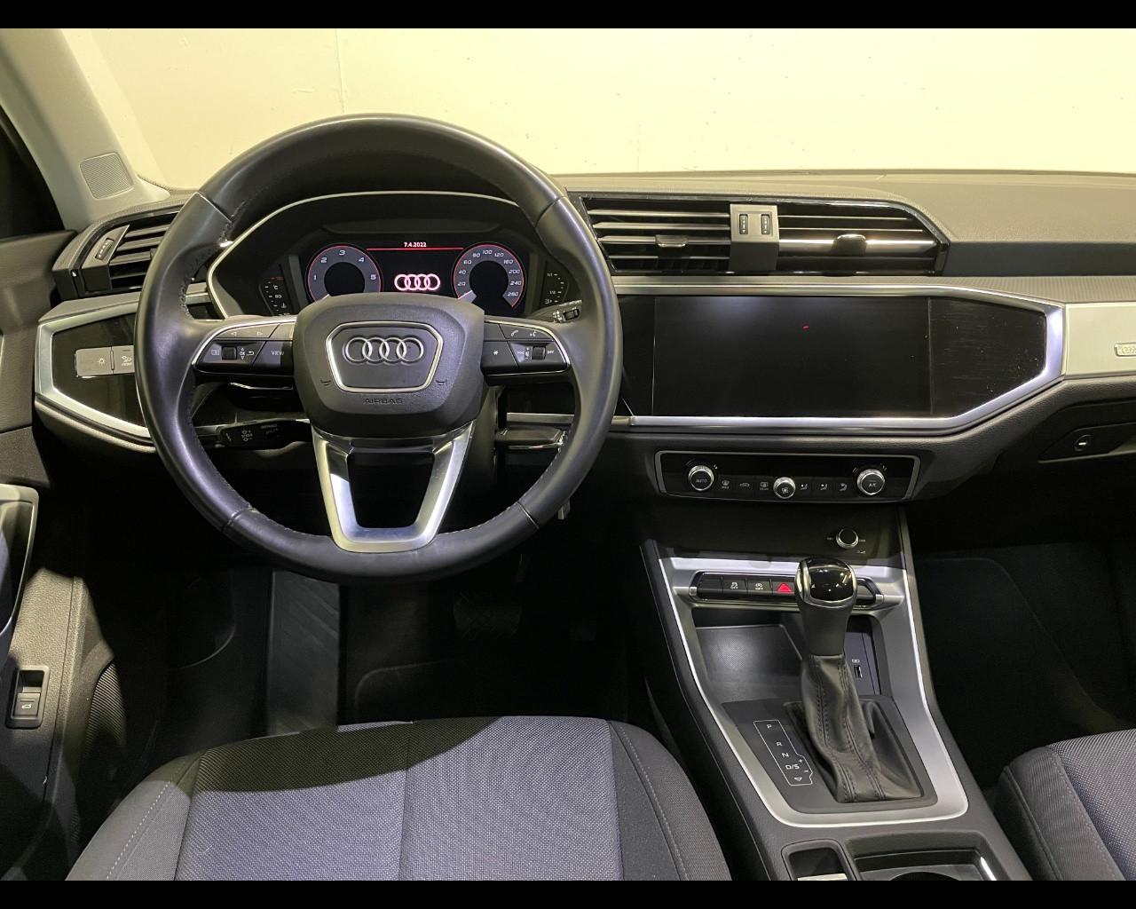 AUDI Q3 35 TDI S-TRONIC BUSINESS