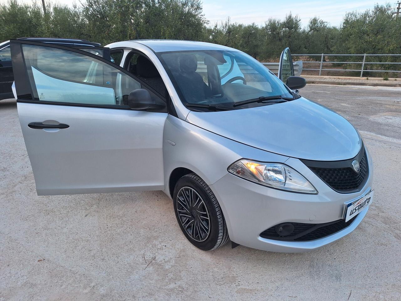 Lancia Ypsilon 1.2 69 CV 5 p 72000 KM 2019