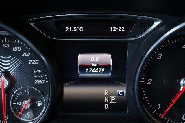 MERCEDES-BENZ CLA 200 d S.W Automatic Premium AMG Navi COMAND LED Camera