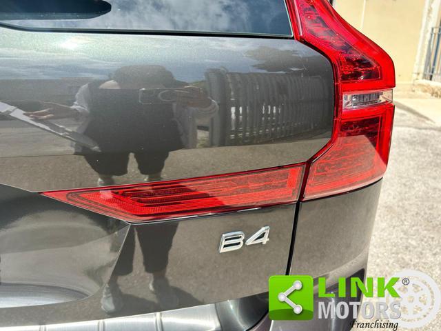 VOLVO XC60 Momentum pro MILD HYBRID B4