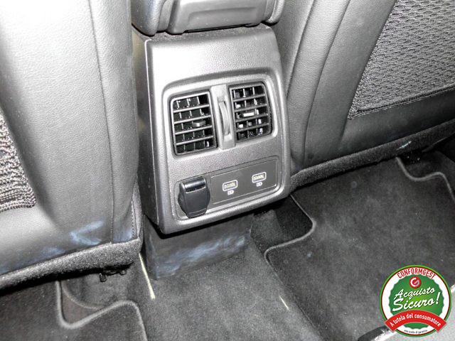 RENAULT Captur Mild Hybrid 140 CV Intens