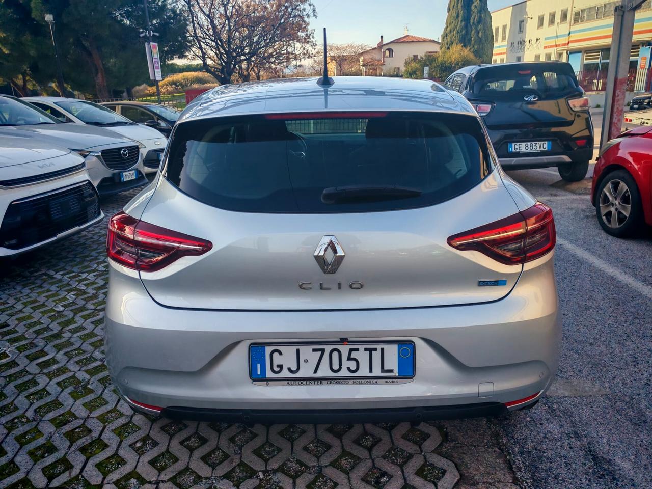 Renault Clio Full Hybrid E-Tech 140 CV 5 porte Intens C/A