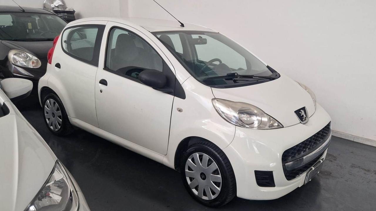 Peugeot 107 1.0 68CV 5p. Plaisir