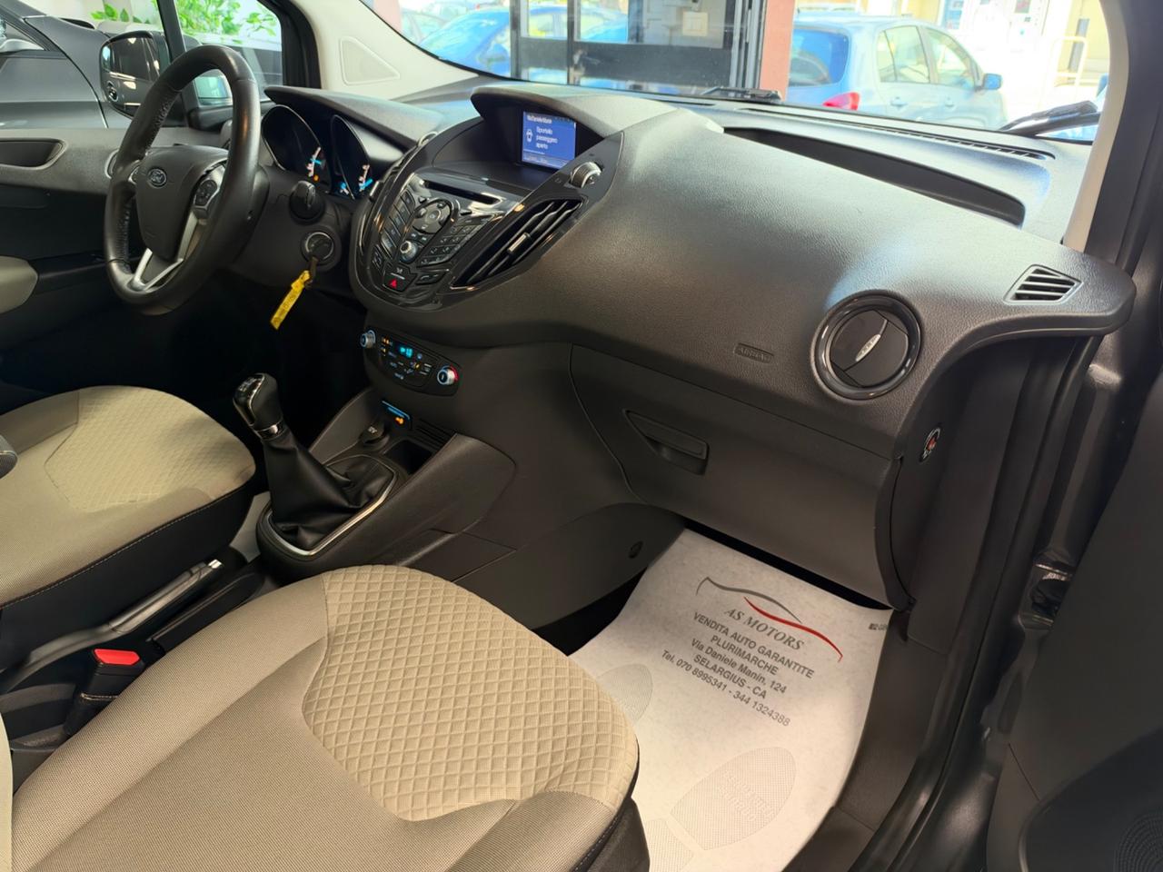 Ford Tourneo Courier 1.5 TDCI 95 CV Titanium