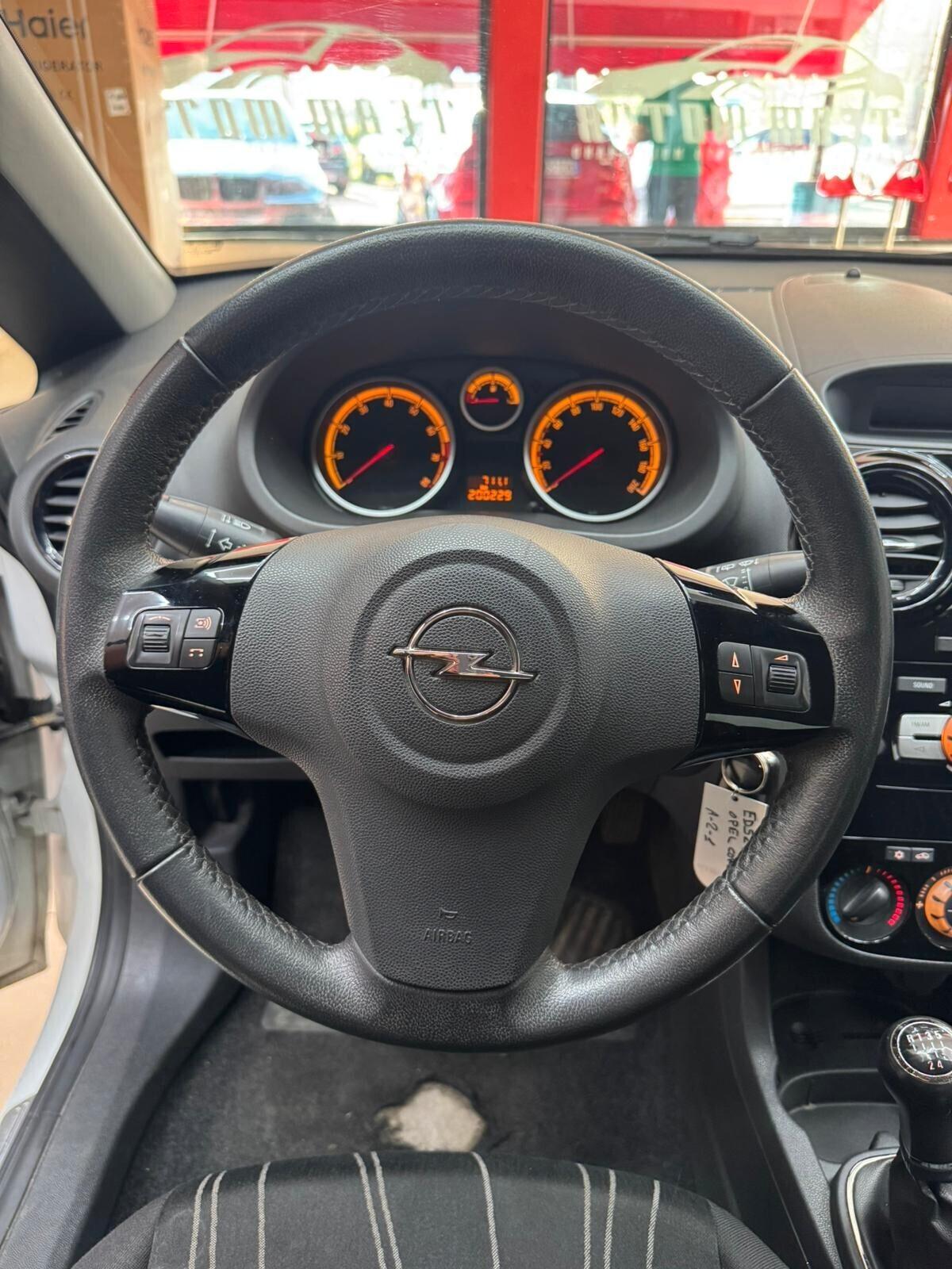 Opel Corsa 1.2 3 porte Club