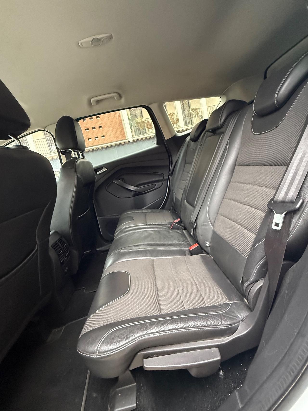 Ford Kuga 2.0 TDCI 150 CV S&S 4WD Powershift Titanium