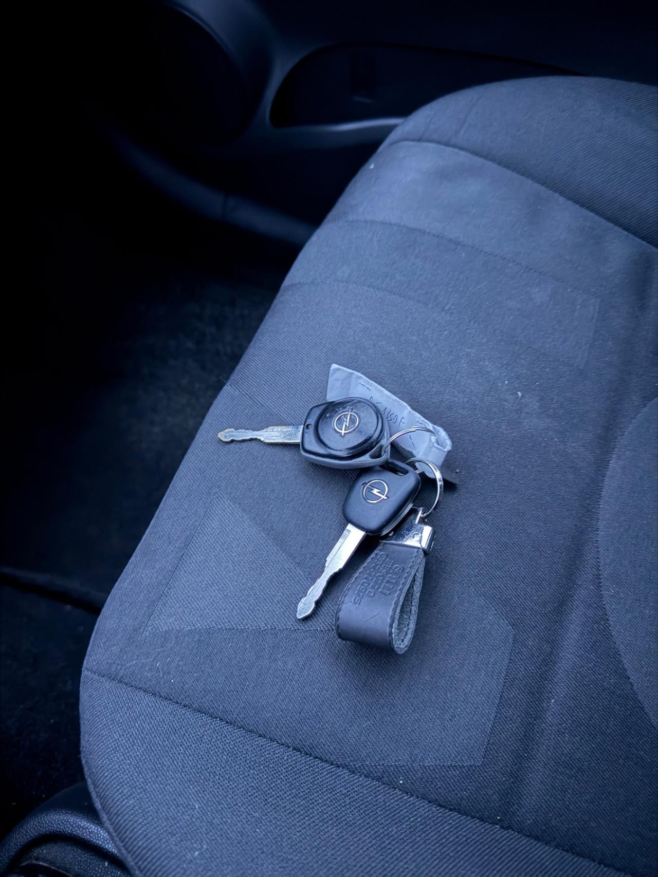 Opel Agila 1.2 16V 86CV aut. Enjoy