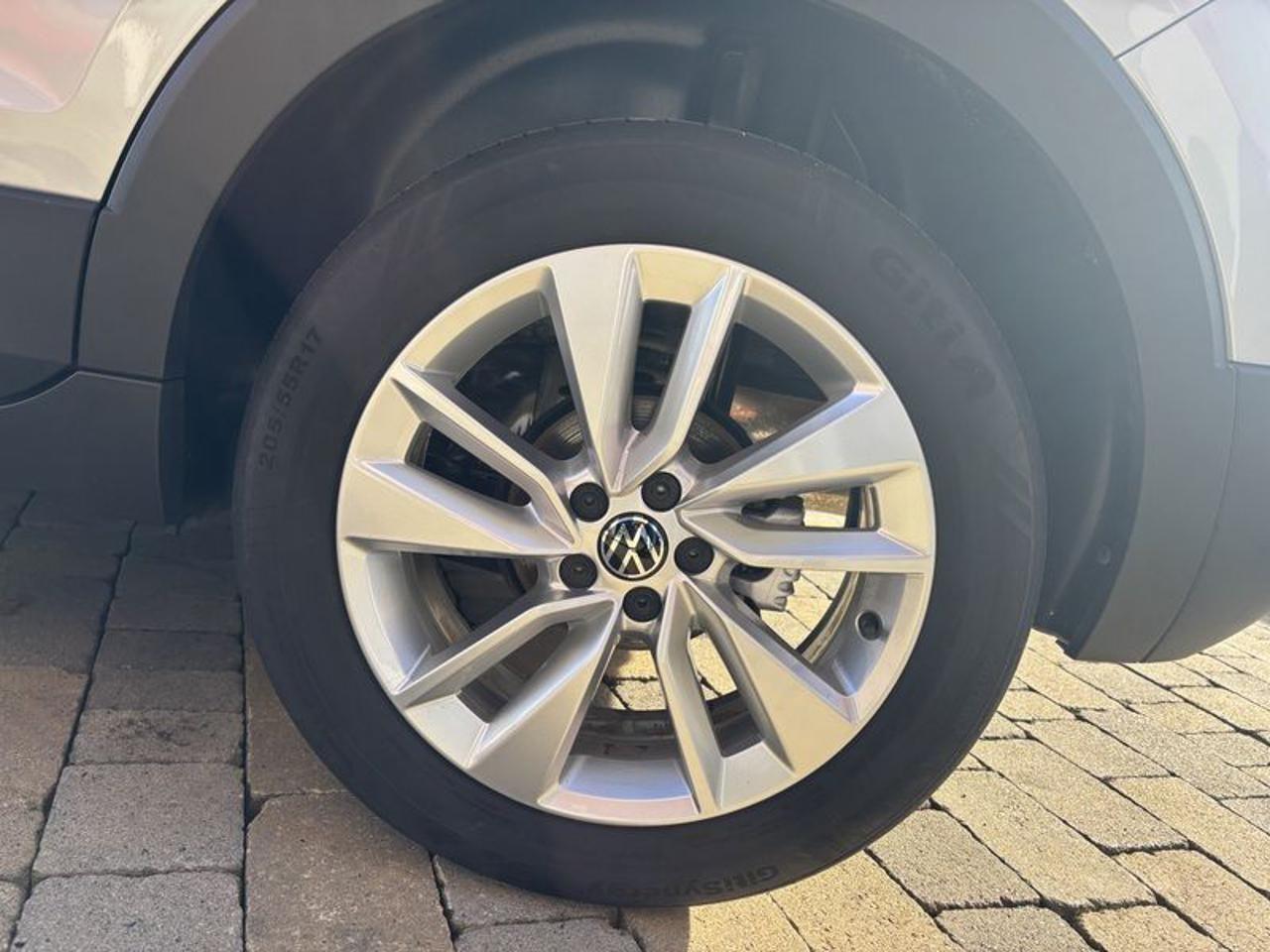 Volkswagen T-Cross 1.0 TSI 115 CV Life LED-APP CONNECT-17"