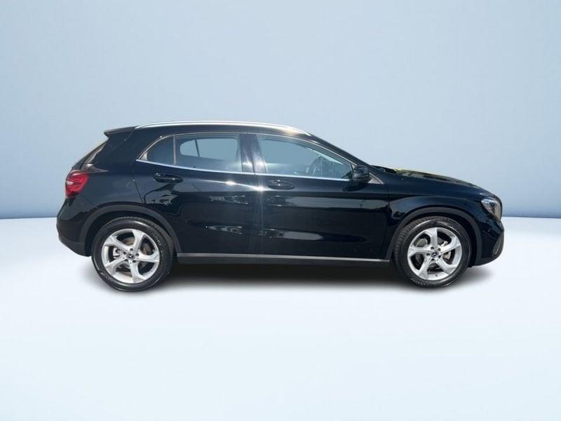 Mercedes-Benz GLA 180 SPORT AUTO