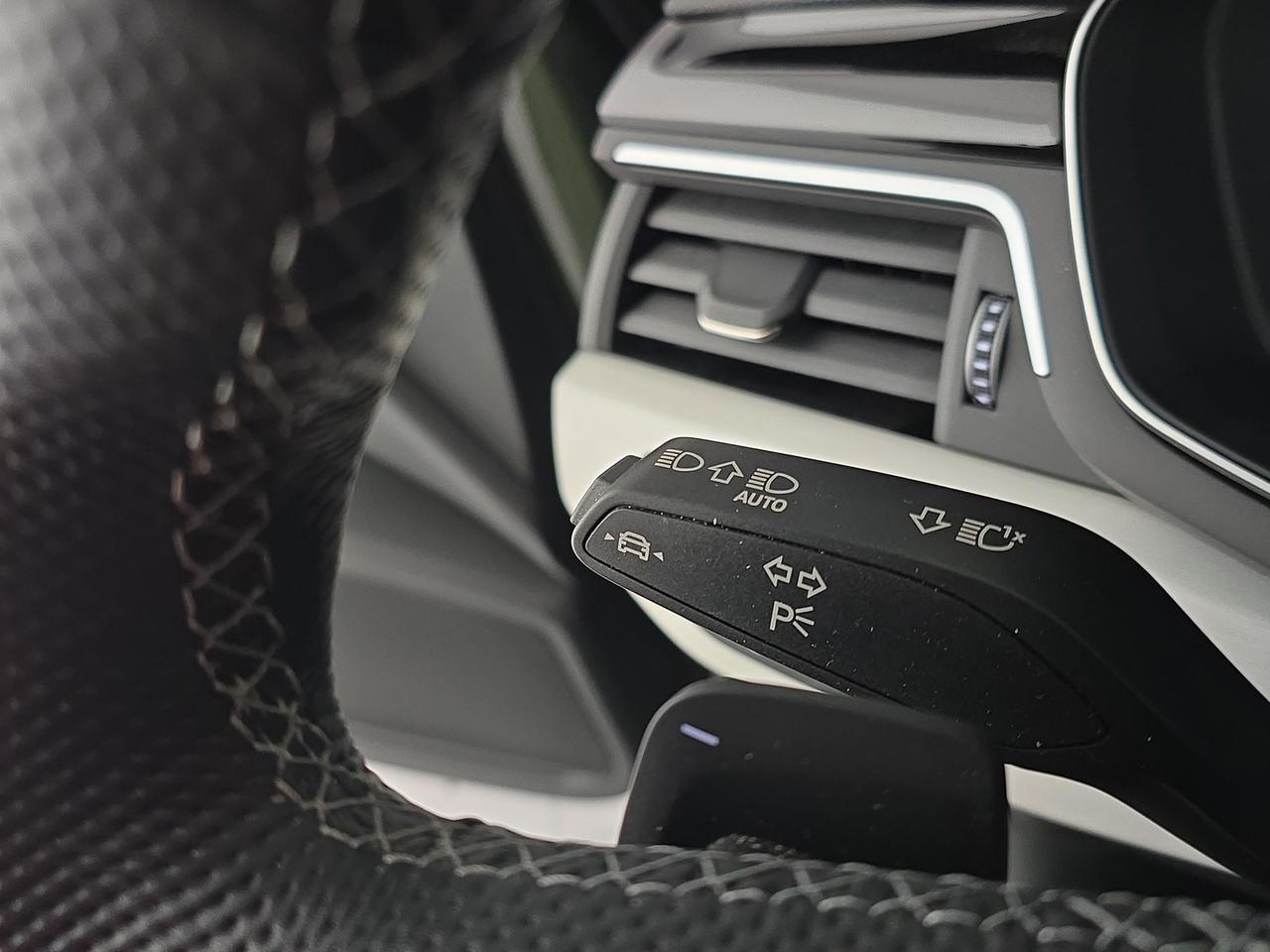 Audi A4 avant 40 2.0 tdi mhev s line edition 204cv s-tronic