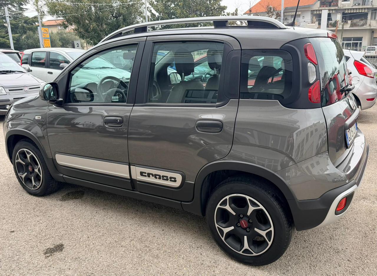 FIAT PANDA 1.0 HYBRID CROSS