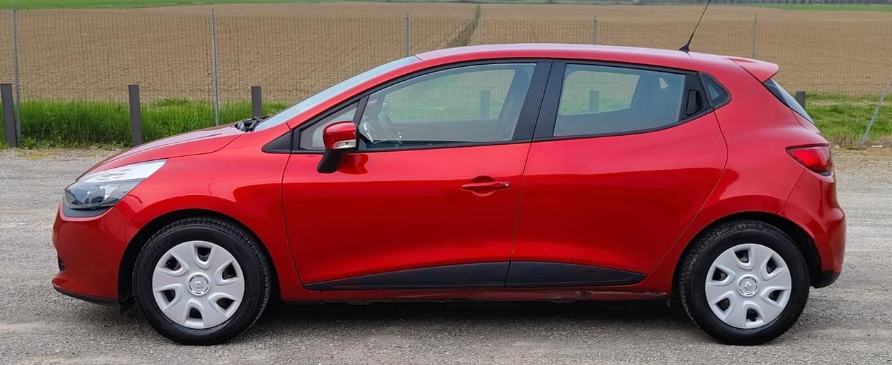 Renault Clio 1.2 75CV 5 porte Costume National