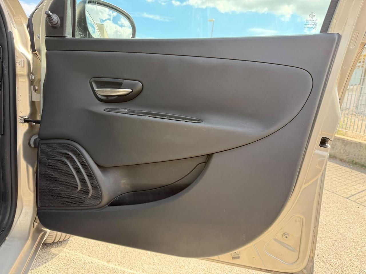 Lancia Ypsilon 100000 KM GARANZIA 12 MESI