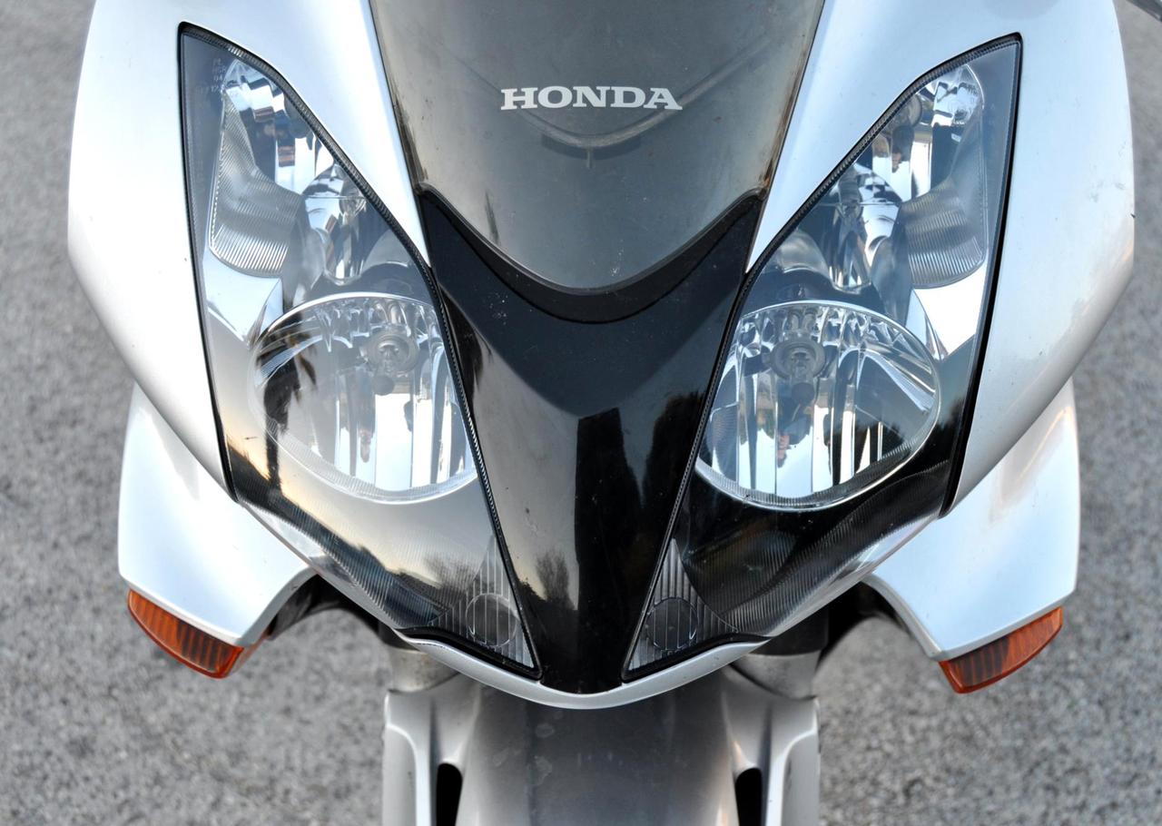 Honda VFR 800 V4 V Tech 2003