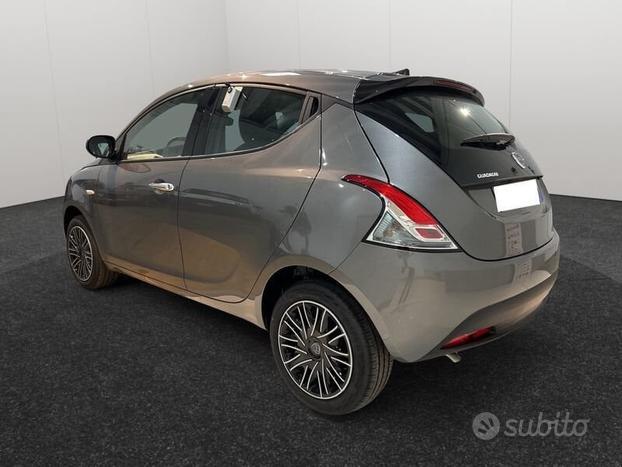 Lancia Ypsilon My24 1.0 Firefly 70 CvStart&St...