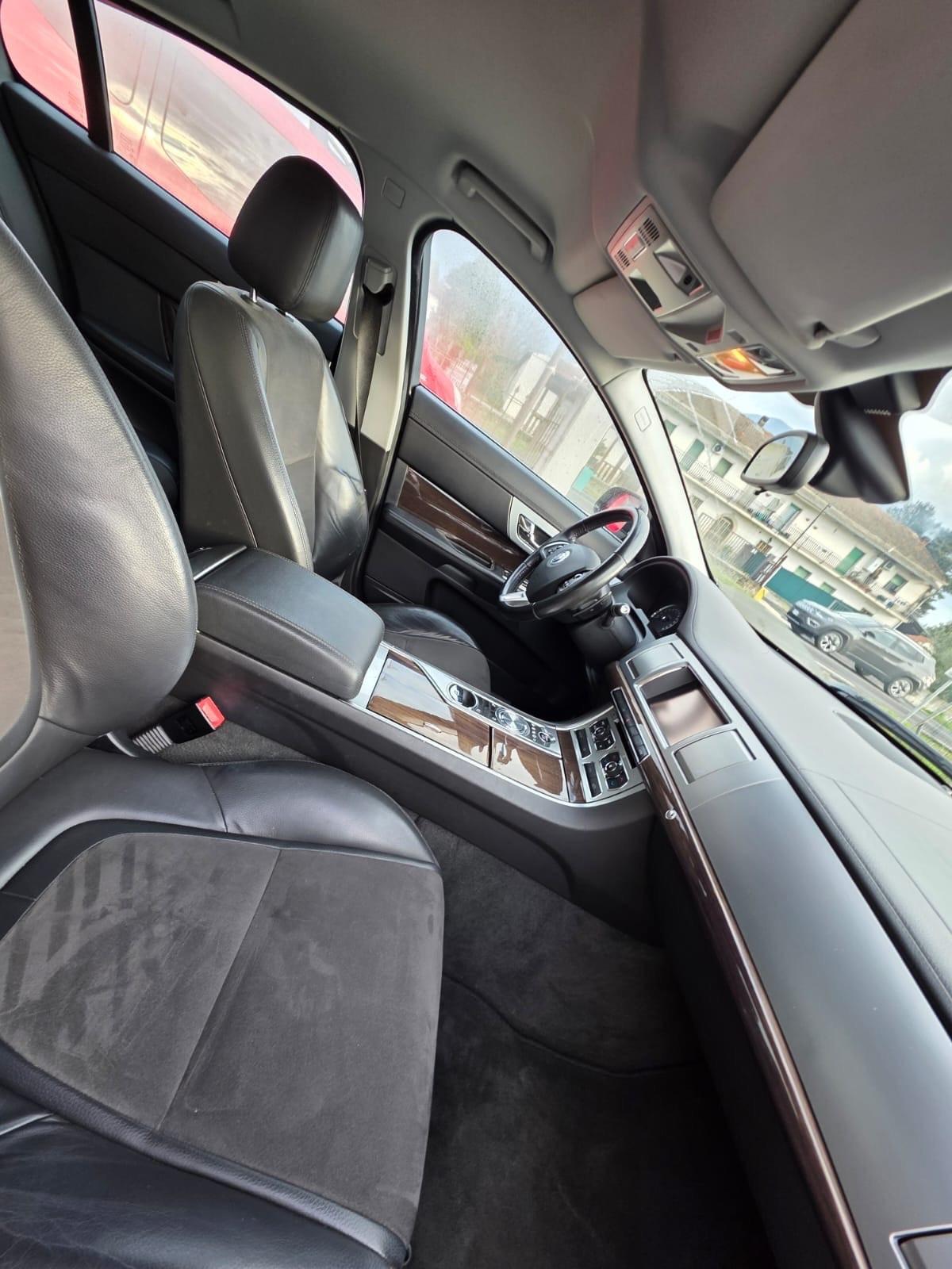 Jaguar XF 2.2 D 190 CV unico proprietario km 115 mila certificati