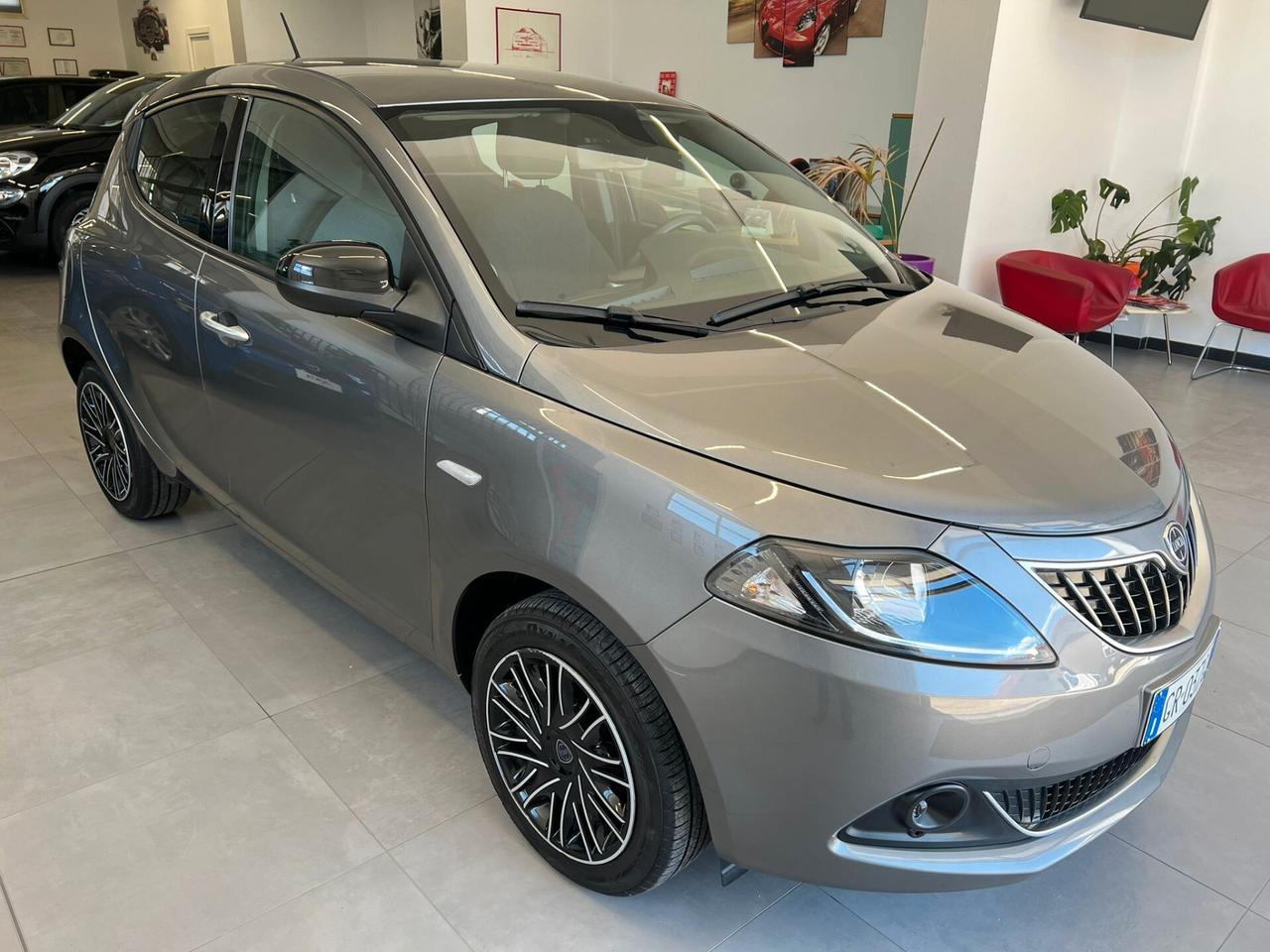 Lancia Ypsilon 1.0 FireFly 5 porte S&S Hybrid Ecochic Gold