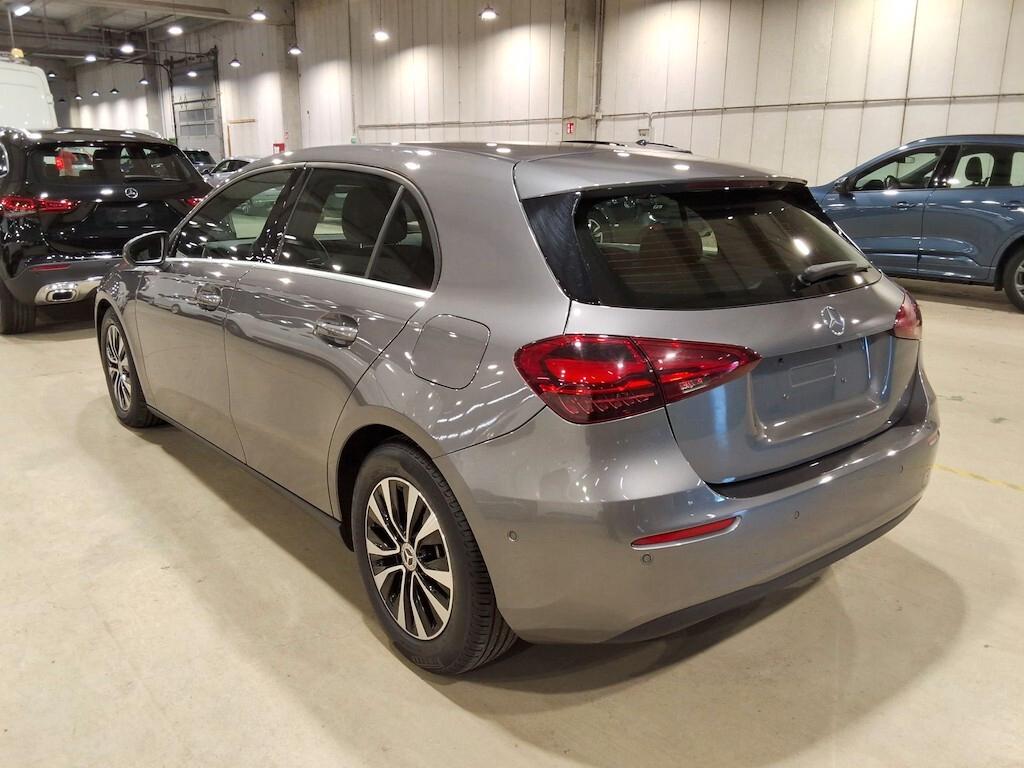 MERCEDES-BENZ A 180D NEW 115CV AUTOMATIC BUSINESS LINE ( FARI LED - CRUISE - PELLE - NAVI PREMIUM - PARK ASSIST )