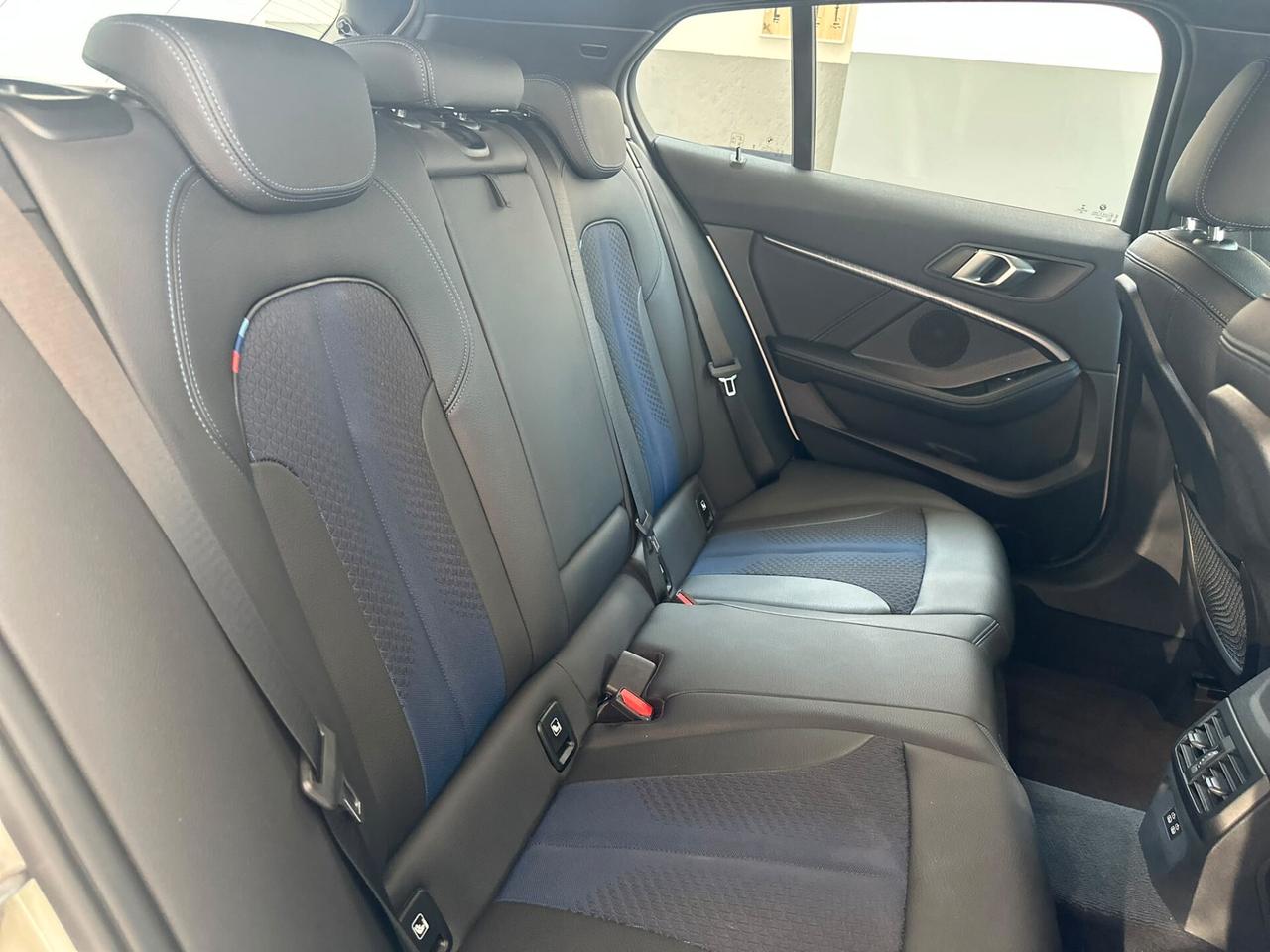 Bmw 116 116d 5p. Msport