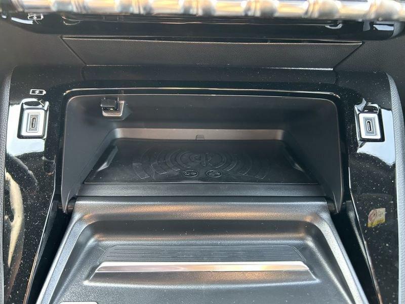 Peugeot 2008 PureTech 100 Allure BIANCO PERLATO / NAVI+CAMERE