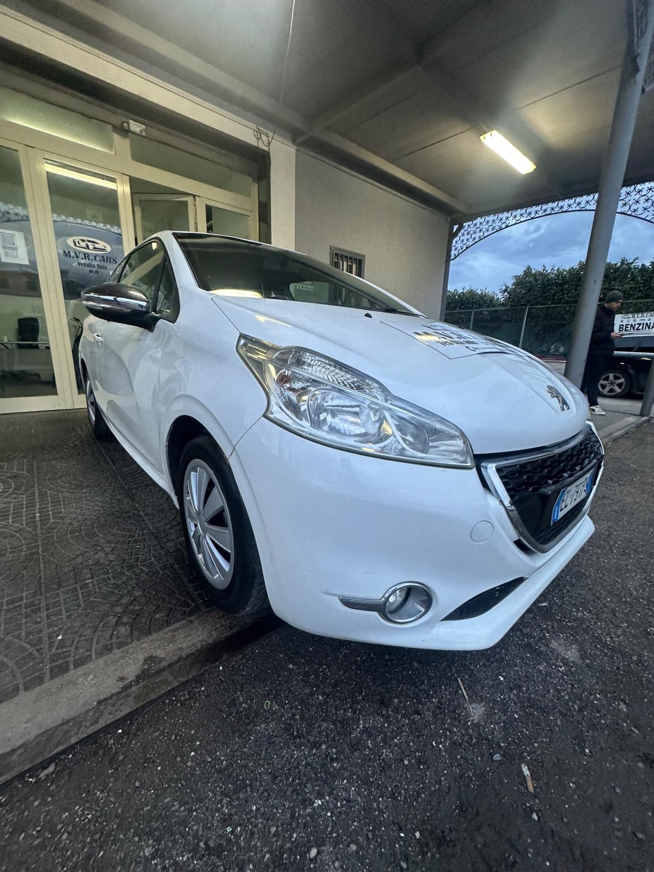 Peugeot 208 1.4 HDi 68 CV 3 porte Access