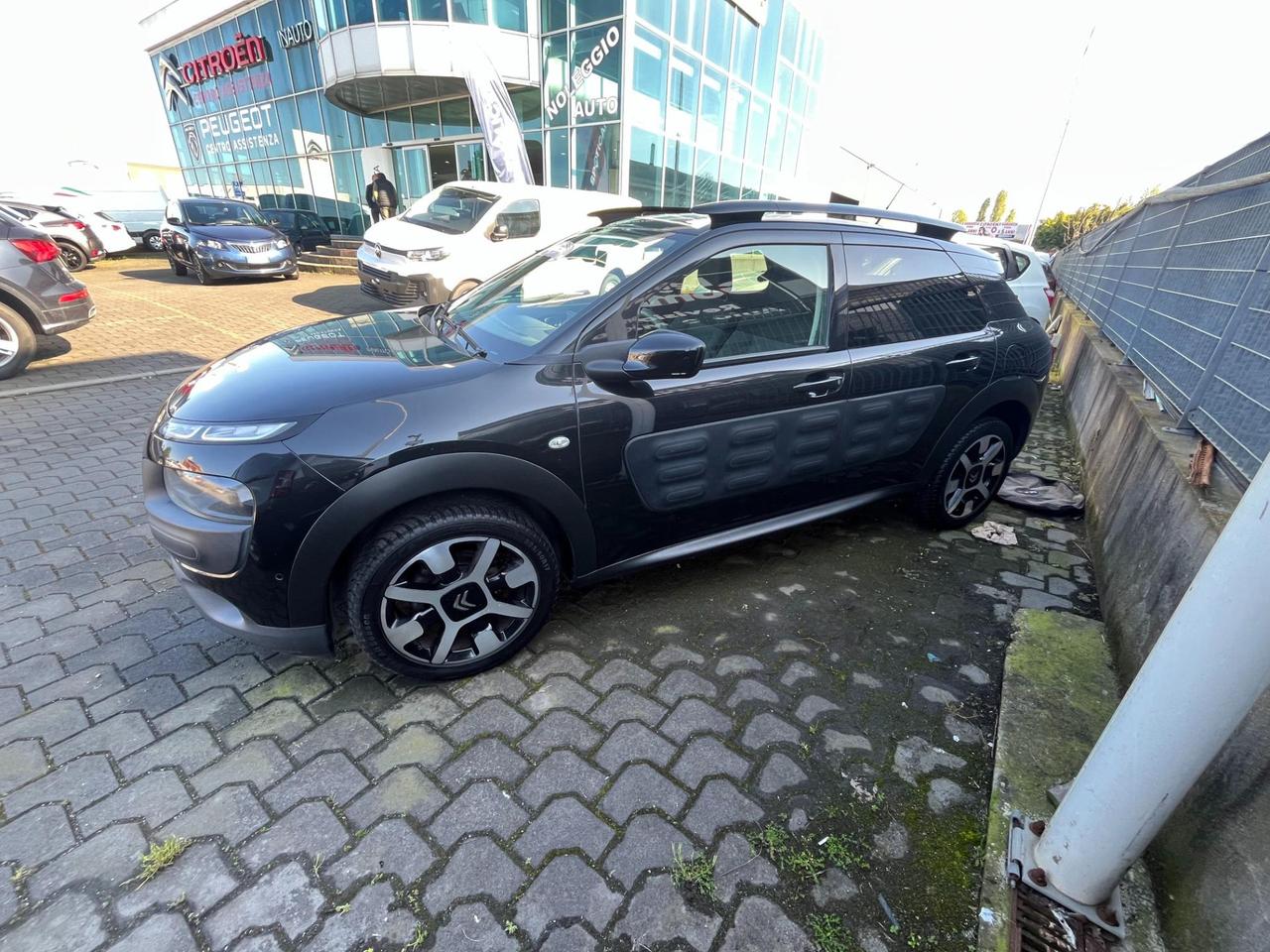 Citroen C4 Cactus 1.2 puretech Shine 82cv E6
