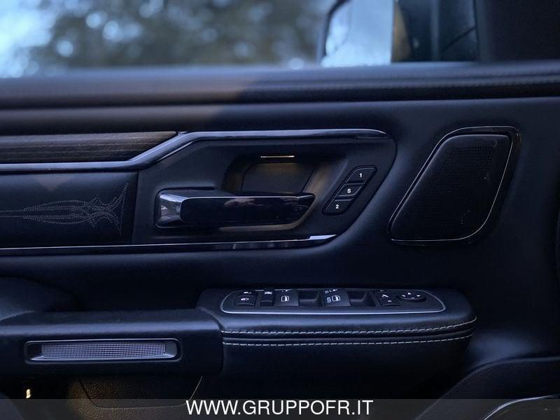 Dodge RAM RAM 1500 5.7 L HEMI V8 4X4 LIMITED - NETTO IVA